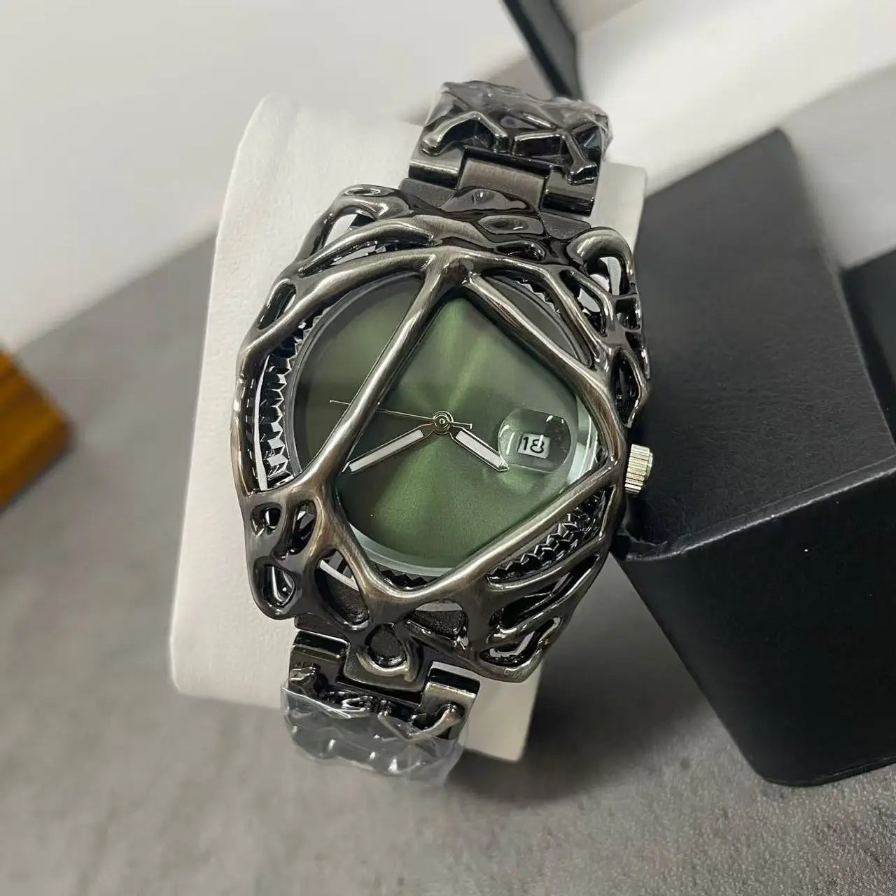 2025 Hot Sell Original Alabaster Style Quartz Watch Men Unisex Hot Medieval Old Unique Creative Shape High Quality AAA Clock